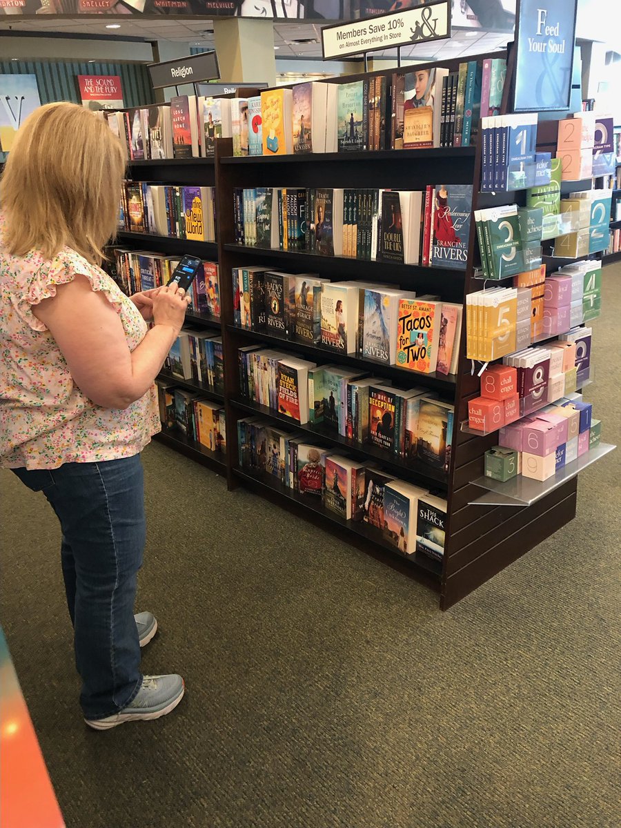 betsystamant's tweet photo. When your parents go out of town &amp; your mom sends you a photo of your book at the Southlake Barnes &amp; Noble &amp; then your dad sends you a photo of your mom sending you a photo 😆📸📚 @BNBuzz #tacosfortwo #awardwinningnovels #cleanreads #youvegotmail #romcoms #tacotrucks #tacowars https://t.co/Ij4BVaQXVC