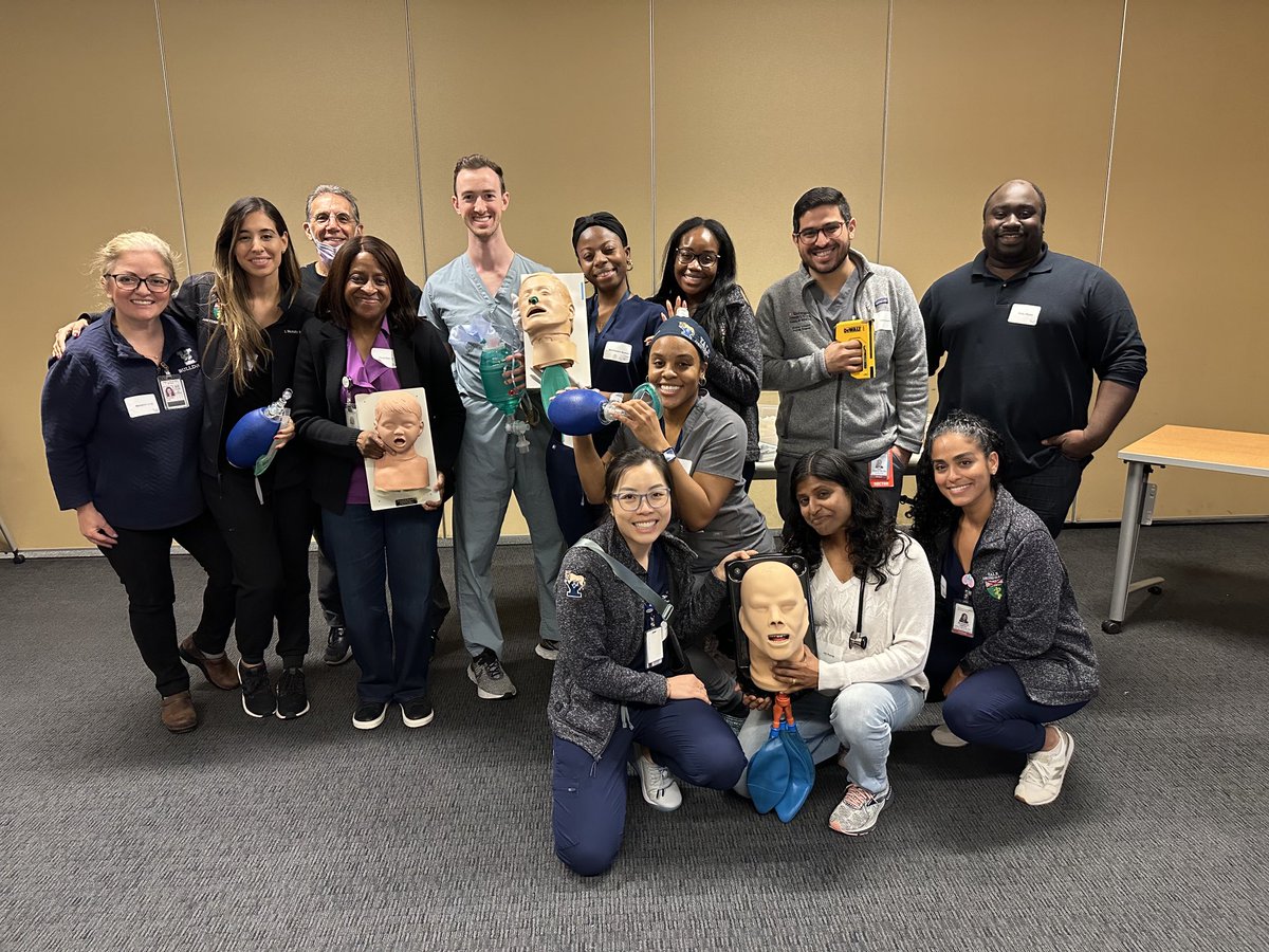 ⁦<a href="/YAnesthesiology/">Yale Anesthesiology</a>⁩ team after workshop for high school students to encourage them in careers in medicine. ⁦<a href="/I_IbrahimMD/">Ike I. MD</a>⁩ ⁦<a href="/GuzziMD/">John Guzzi</a>⁩ ⁦<a href="/RobertGaiser1/">Robert Gaiser, MD</a>⁩ #getthemyoung #buddinganesthesiologists
