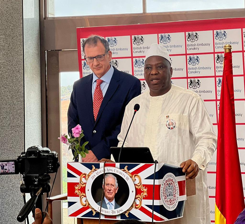 HMAJohnMarshall's tweet photo. Merci à nos invités qui sont venus nombreux pour célébrer avec nous à Conakry le couronnement de sa Majesté Charles Roi III. Un grand merci au Ministre des Affaires Etrangers, de l’Integration Africaine et des Guinéens Etablis à l’Etranger pour sa présence. @MAEIAGE_Guinee 🇬🇧 🇬🇳 https://t.co/UQj45A6K3m