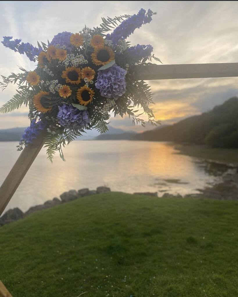 🏴󠁧󠁢󠁳󠁣󠁴󠁿 Save the date! 💍 

Join us for our Wedding Showcase on Sunday, 21st May, from 12noon-4pm at our breathtaking venue nestled on the bonnie banks of Loch Venachar. 🌊🌲 

Meet our award-winning planning team and trusted suppliers who will bring your d… instagr.am/p/Cr6FyztK4Gi/