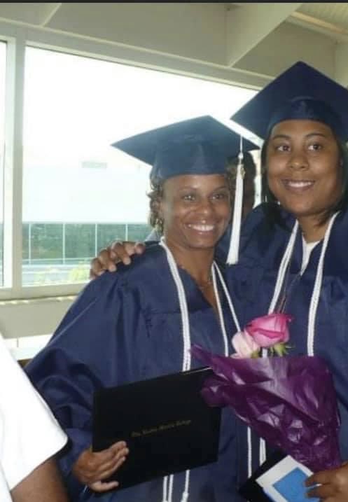 yeamarcello_'s tweet photo. I promised my momma one thing..

Today, we did that 🔥

I hope I’m making you proud my angel 🕊

#CollegeGrad https://t.co/mrnVfU969W