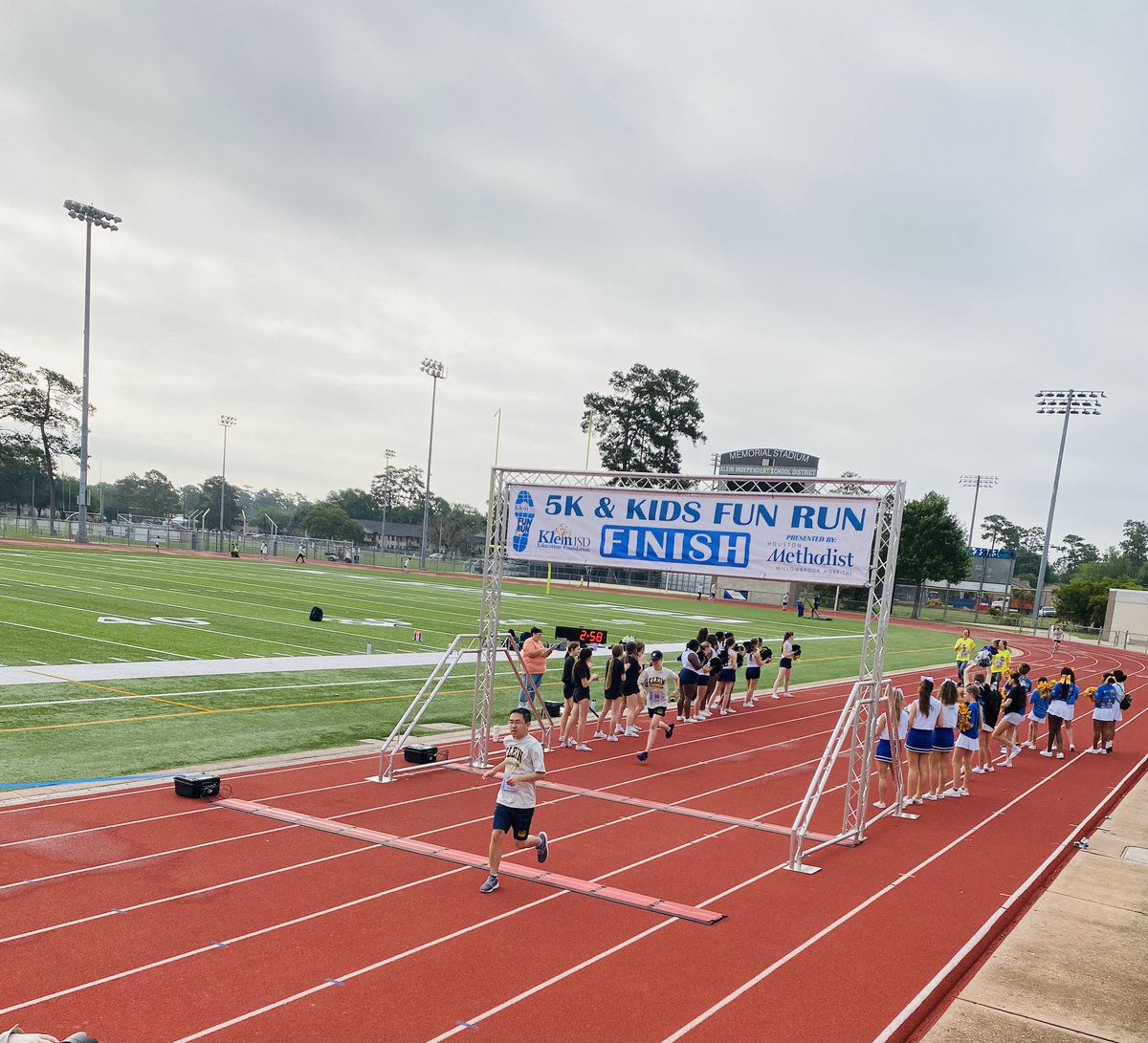 Klein Champions team at the KEF Fun Run this morning.
Great job runners!!!
Go Klein Champions!