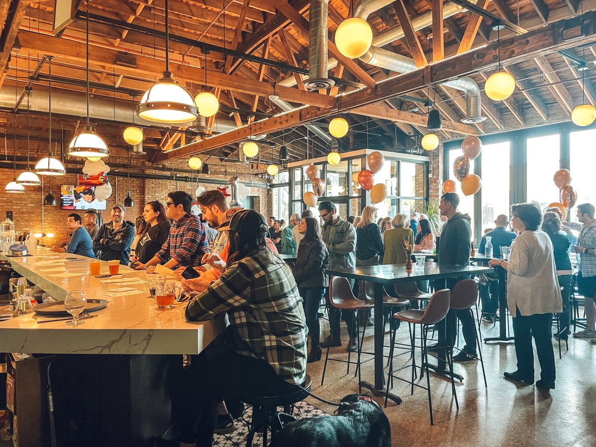 The taproom is ready for this slightly rainy weekend. Get the pups out of the house, we've got @allbelgiumchi waffles all day today!