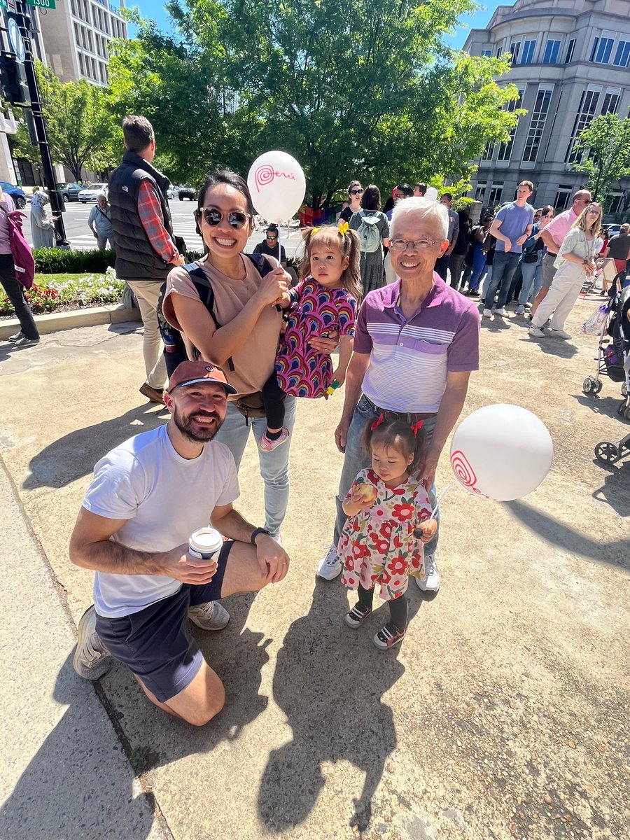 [#PeruinPassportDC] In minutes: Everyone is welcome to sing and dance Peruvian traditional Andean melodies with JJ Orquesta 💃🕺🏻🇵🇪

 #visitperu #passportdc #embassytour #publicdiplomacy