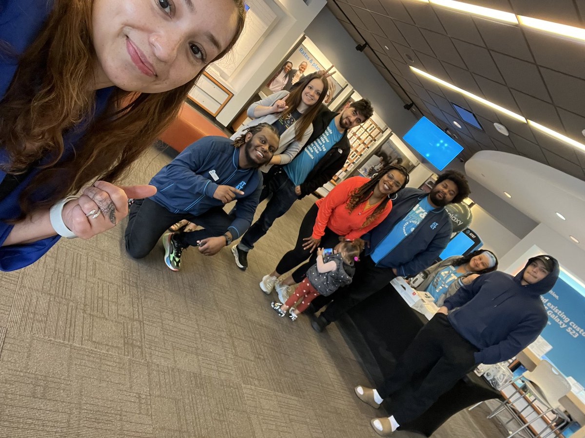 Homewood going over best practices and expectations for success  for our morning meeting on a great Saturday to deliver results and  exceptional customer service  ‼️‼️‼️🌐… Let’s goooooo. <a href="/TanaviaR/">TanaviaRoach</a> <a href="/Lizzy_1627/">Liz</a> <a href="/shawnglinski/">Shawn Glinski</a> @theeastregion <a href="/GreaterLakesMkt/">Greater Lakes Market 🌊</a>  <a href="/ATT/">AT&T</a>