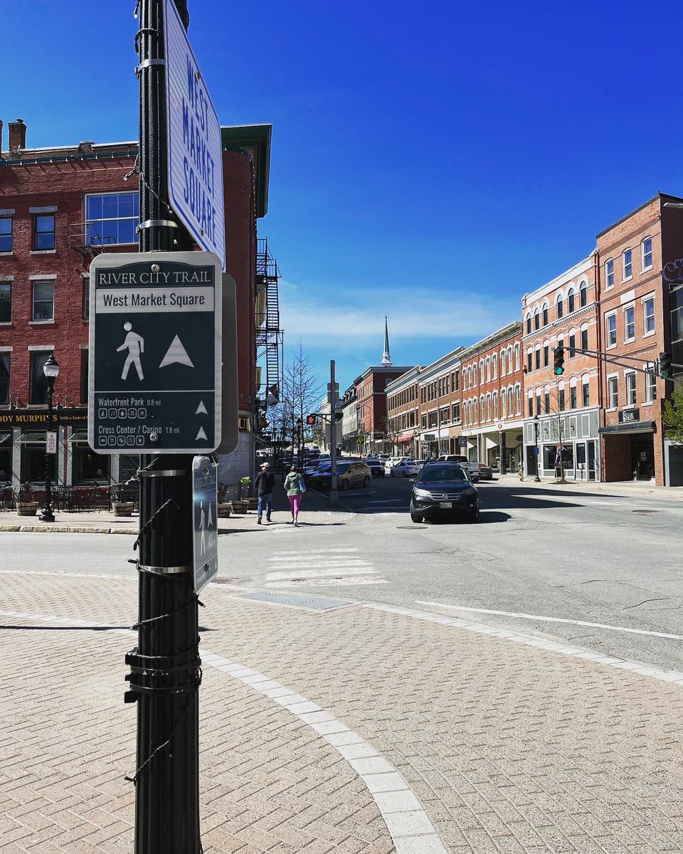 krieg_anne's tweet photo. Had a wonderful #janeswalkme today here in #Bangor with Matt Bishop from @BangorMuseum - nice crowd of folks and great questions! Thank you @mainepres and @janeswalk #heybangor https://t.co/IbMhOPwOP4
