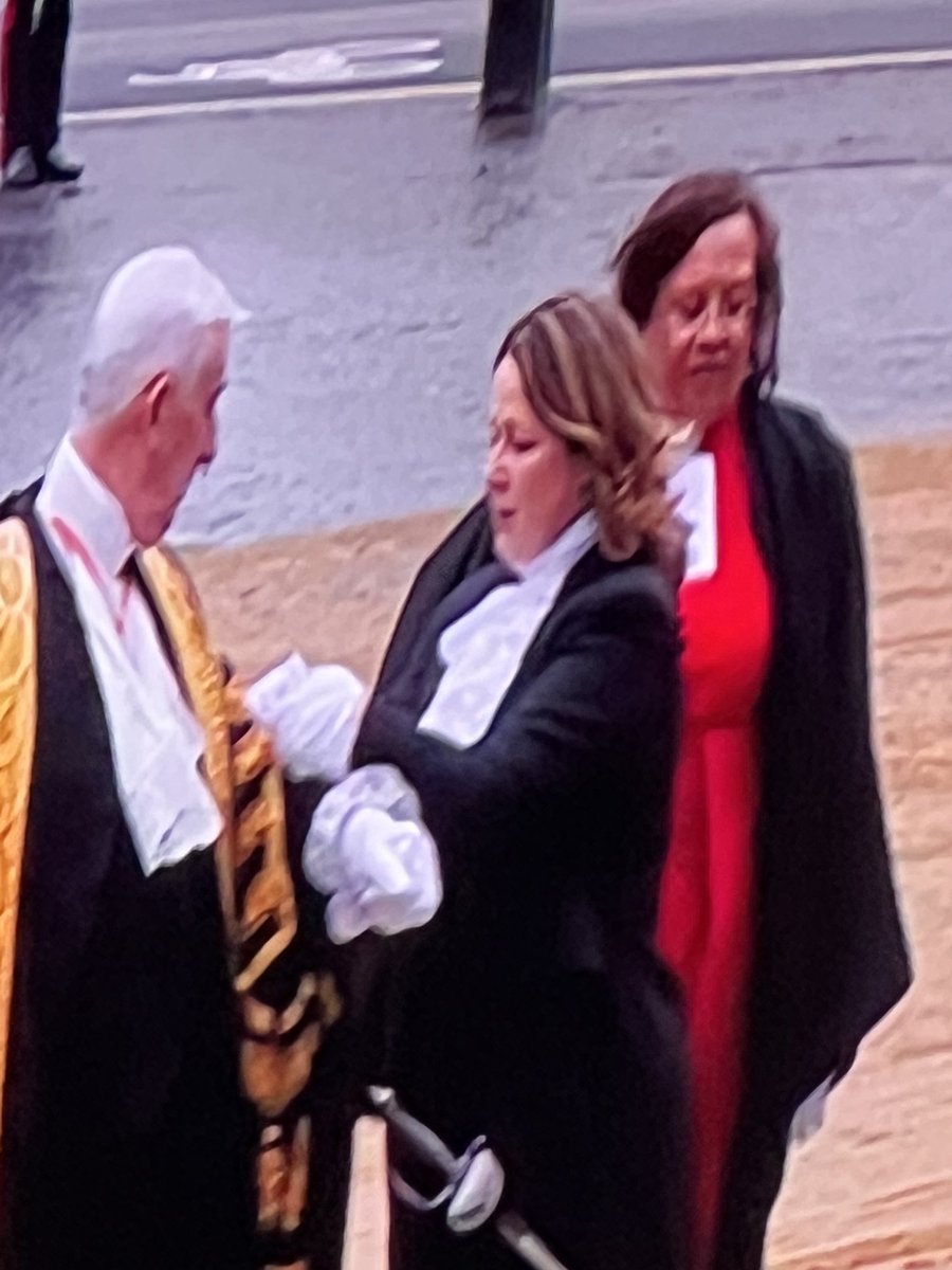 Cajane's tweet photo. Oh boy, I wish this had been ⁦@KathyBurke⁩.  Would have livened the day up 😂 https://t.co/9Xrg54Ev6E