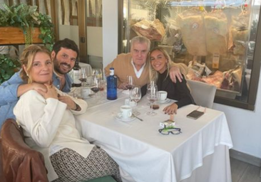 FonsiLoaiza's tweet photo. Vivimos en un país en el que Bárcenas ha salido de prisión para ser contable del grupo Taburete. Mientras, el rapero Pablo Hasel cumple 2 años en prisión por cantar contra la Casa Real. La "justicia" en España. https://t.co/w4prkgeYdK