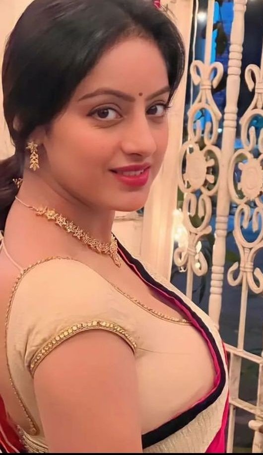 Mansi94893004's tweet photo. " जी हम यूं बेहूदा ही सही ,
     किसी के मगर कुछ काम तो आए एक हसीं जोकर की तरहां !! https://t.co/tBU0u8AWiN