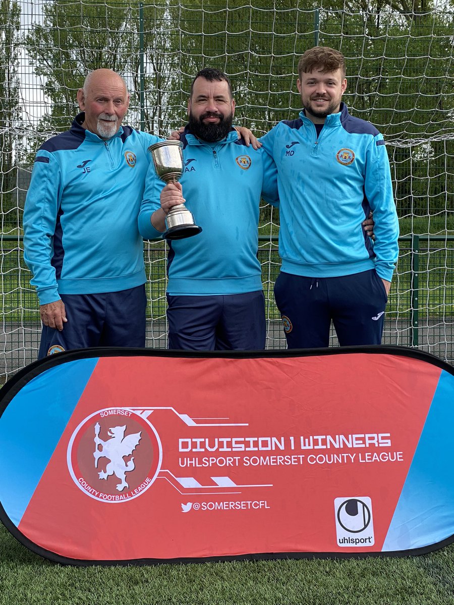 somersetcfl's tweet photo. Div 1 winners @UphillCastleFC pictured with Winners Trophy https://t.co/ugzbGL9zH2