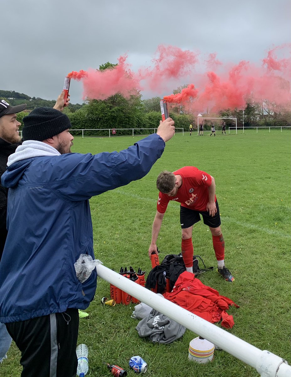 @Chalford_AFC @GNSLOfficial @BrockAlbion @JackHughes_10 @rynhrry @johnnydavis21 @GNSL_News @GlosFA @SevernSport @stroudnews @stroudlife @BasePyramid @swsportsnews @StroudTimes @GlosLiveOnline @JackHughes_10 scores goals. 

@Chalford_AFC win titles.