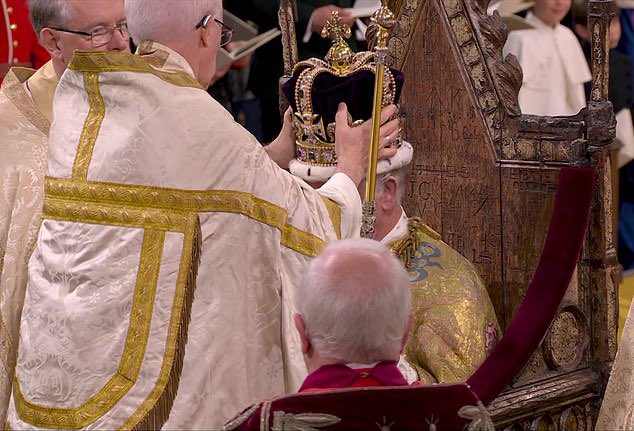 When the Archbishop placed the crown on the King’s head I think he expected a left hand thread. Or maybe it was a bayonet fitting. I’ve had the same problem with light bulbs.