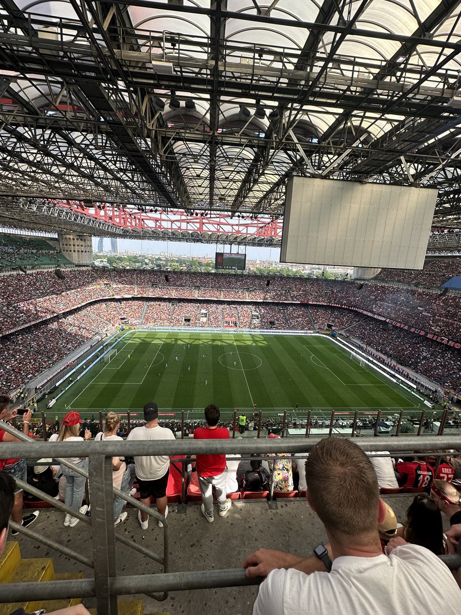 _alexxxxx_22's tweet photo. C’est les émotions… 🥹❤️🖤 #MILLAZ https://t.co/QKZqVYEVy0