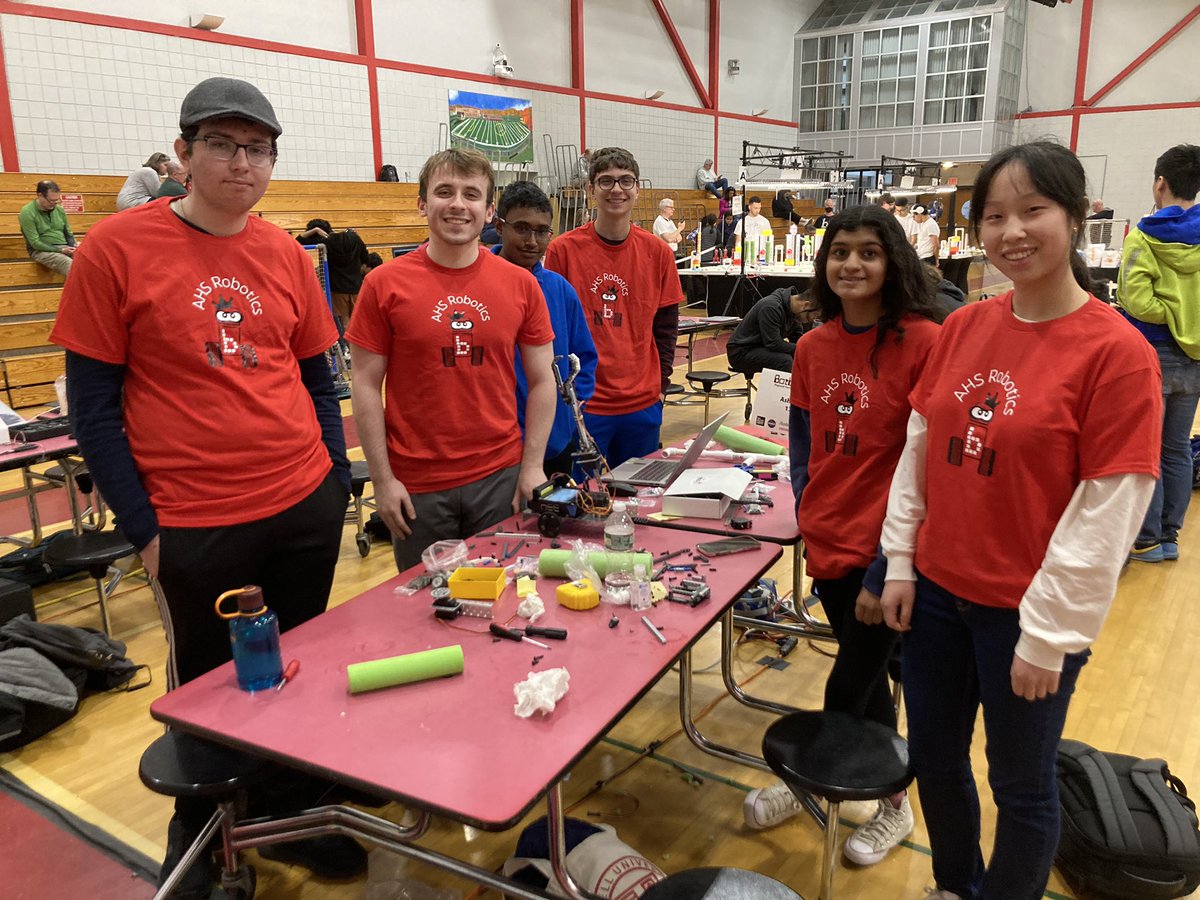 CarneyCreates's tweet photo. AHSRobotics @BotballRobotics Competition is in full swing! Wish us good luck! @Kstcoeur @AshlandClockers @_AHSRobotics https://t.co/njAz9bYVkH
