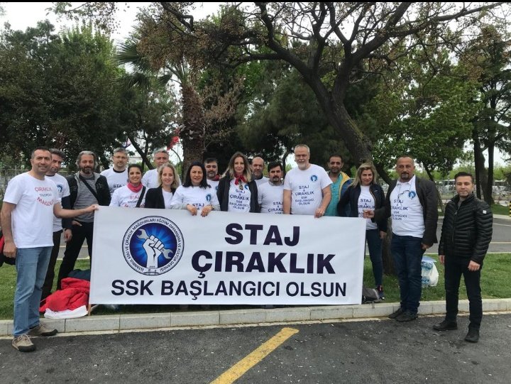 Emeklerinize sağlık arkadaşlar 
Sabahın erken saatlerinde Staj ve Çırakların hakkı için mücadeleniz  takdire şayan.
@muratsmm <a href="/cuneytsar34/">Cüneyt ¹⁹⁰⁷</a>
<a href="/selcukem/">Selçuk AYDIN</a> ve bir çok arkadaşımız    @#StajyerÇırakHakkınıHelalEtmiyor