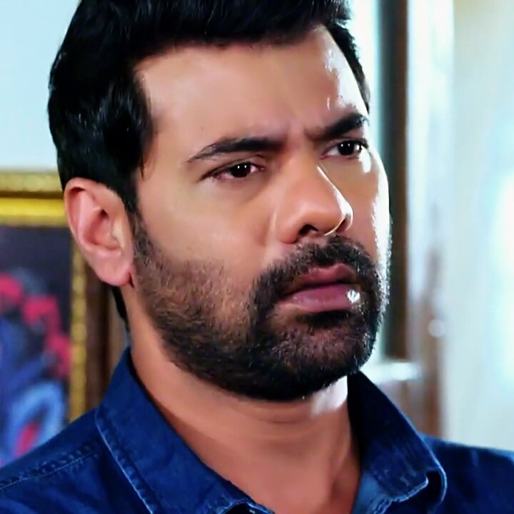 Andrasabe's tweet photo. Blue jeans 🔥 #ep347 #RadhaMohan #ShabirAhluwalia #MohanTrivedi https://t.co/OJzw2JpHa6