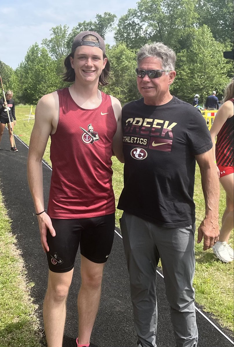 Congratulations to Lathem Hester -  our next STATE qualifier, Moving on in pole vault. What an exciting day for you! #letsgocreek ⁦@JohnsCreekTrack⁩ ⁦@jcgladiators⁩ ⁦@LeadGladiator⁩