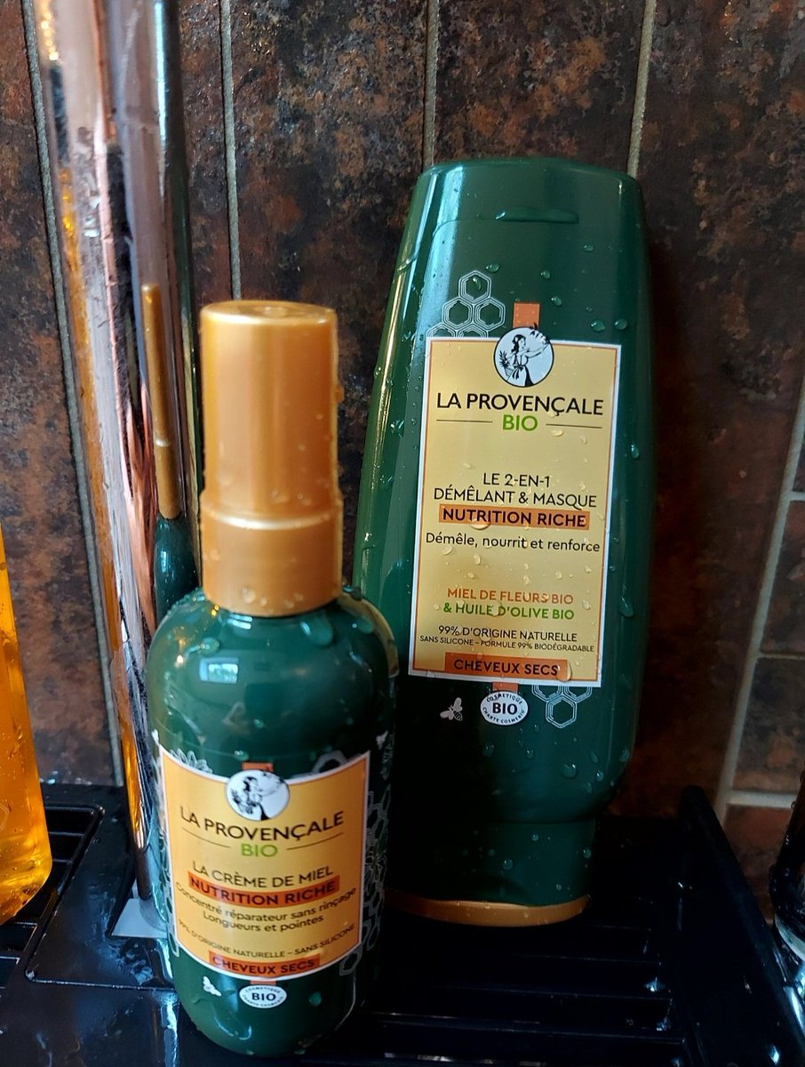 jocelyneGauth12's tweet photo. Cc je viens de recevoir mon nouveau test SAMPLEO avec LA PROVENÇALE BIO 🥰
Je vais tester la routine miel cheveux secs 
 @laprovencalebio et @sampleo

#laprovencalebio #sampleo #testauthentique #testeuse #testproduit #laprovencale #bio #haircare https://t.co/9aofbcr3kV