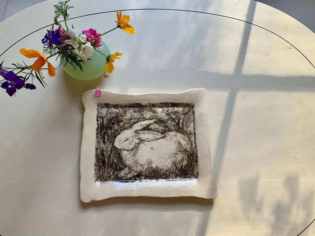 ErinSWright's tweet photo. My 9”x11” hand built bunny tray

#handmade #handmadepottery #handbuiltceramics #pottery #ceramics #naturelovers #rabbit #rabbitart https://t.co/PLJrA7jhxn https://t.co/X4RJDS5LjW