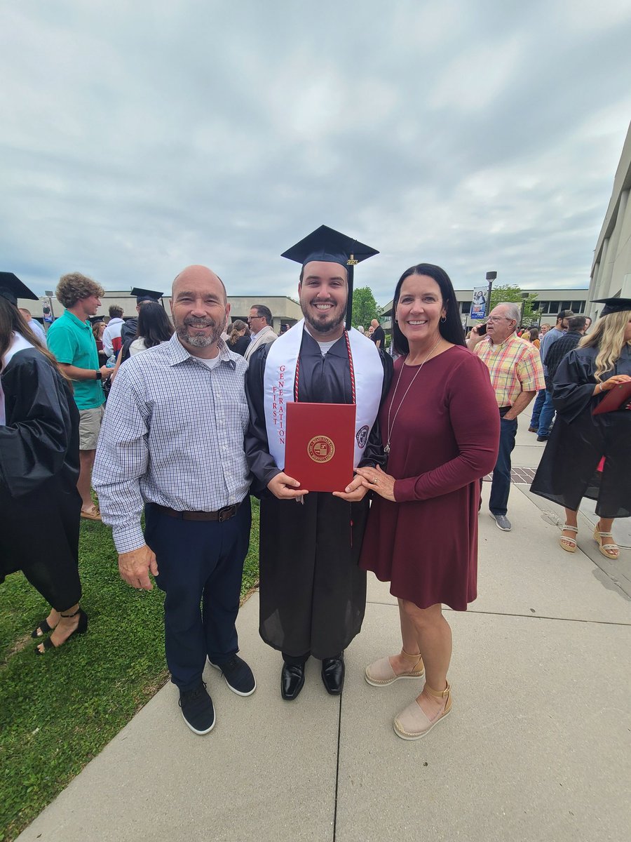 coachwoodard04's tweet photo. Finally made it. SO PROUD of this young man.
GOD is good, and that's certain!
CONGRATS Dawson
I love you
#AssociatesDegree
#MiddleCollege
#MomRaisedHimRight https://t.co/9AKlb79aBd