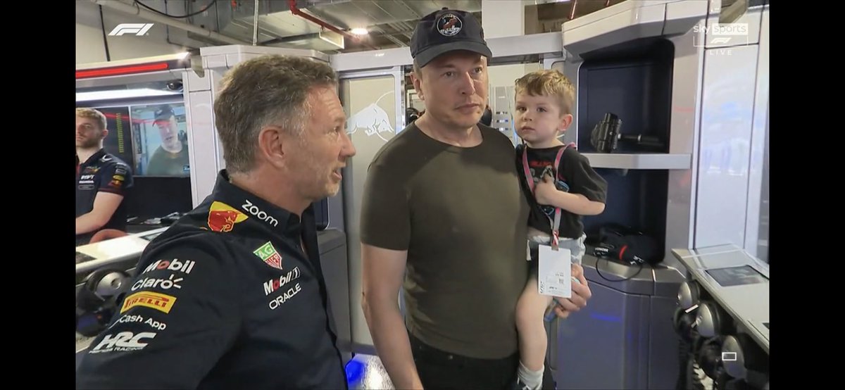 hanson_floyd's tweet photo. It would be Horner to entertain the twitter wanker https://t.co/bhz4W5N0FP