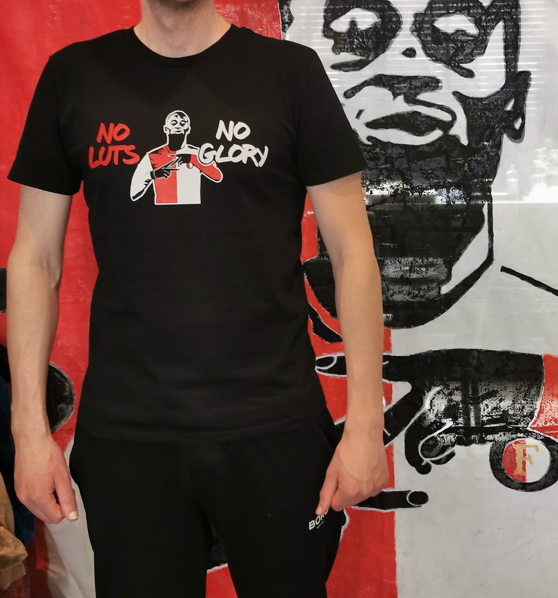 Maarten_W4's tweet photo. *No Luts No Glory T-Shirt*
Maat M, L en XL
 30€ Incl. verzenden (of voor 25€ ophalen in Rotterdam)
Dm voor info!
#feyenoord #nolutsnoglory #kampioen https://t.co/0cCVWwHmHW