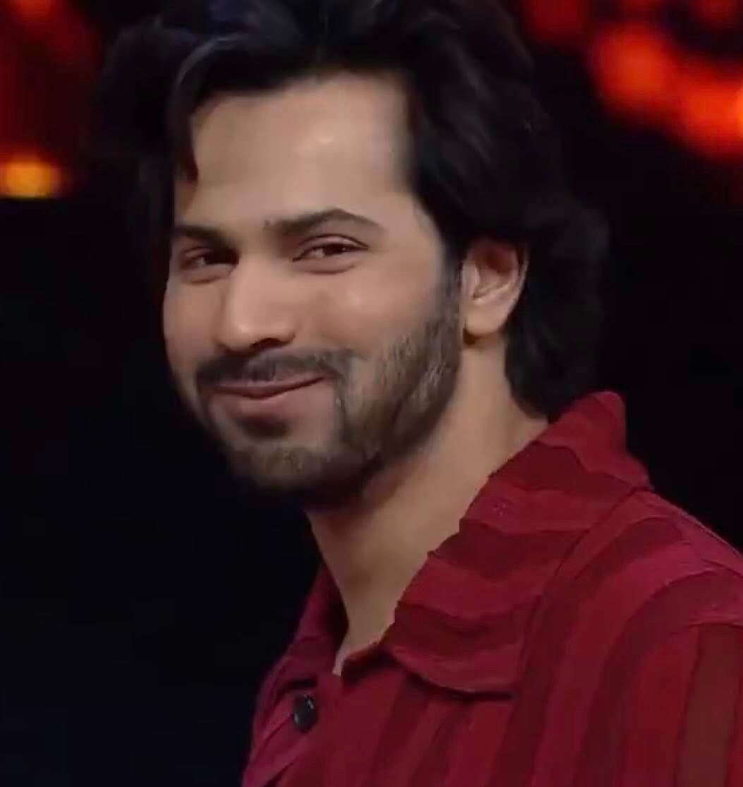 menna_ez's tweet photo. @Varun_dvn Did you know that I love your reactions very much and they are all with me and I always use them and I made them as a WhatsApp sticker 😂😂 @Varun_dvn  #varunsays https://t.co/yBXaNBEEXJ