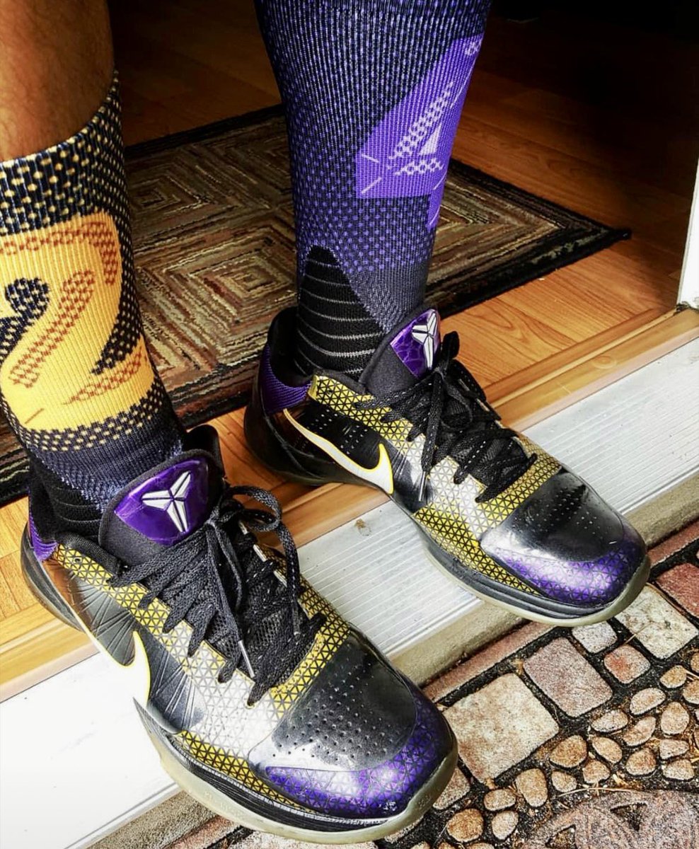 kb8thekid's tweet photo. Kobe doing work , 2-4 on my socks π @Nike @nikestore @nikebasketball #wdywt #kotd #kobev #zkv @stance https://t.co/AhT3koEFvC