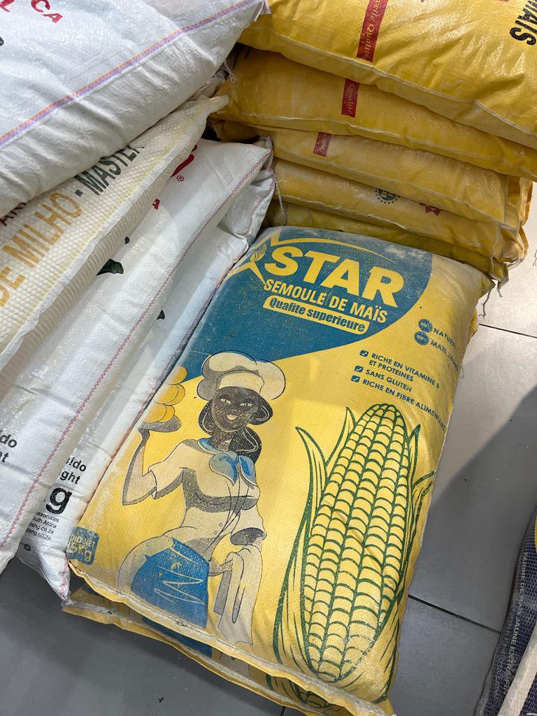 mb_baraka's tweet photo. La transformation de #maïs 🌽 en farine doit être encouragés dans toutes provinces du #congo en utilisant les machines BUHLER pour fournir à la population des produits de qualité supérieure (sans contamination,ni toxines) . Il faut multiplier les #minoteries et le #madeincongo https://t.co/M5qjY3Cslg