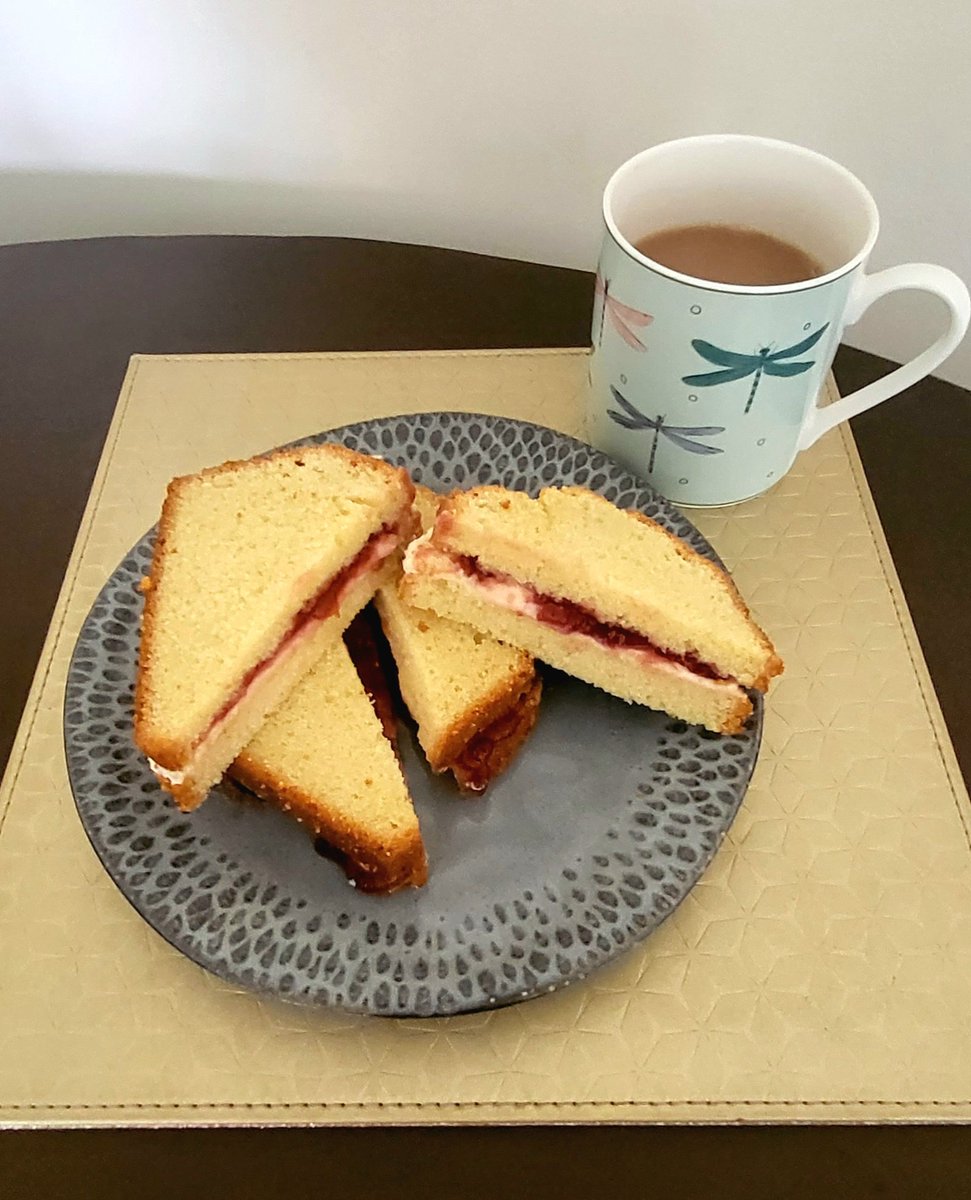 Tea and a sandwich anyone?  sorry, I mean cake 😋 #CakeSandwich #Cake  @SainsburysMag