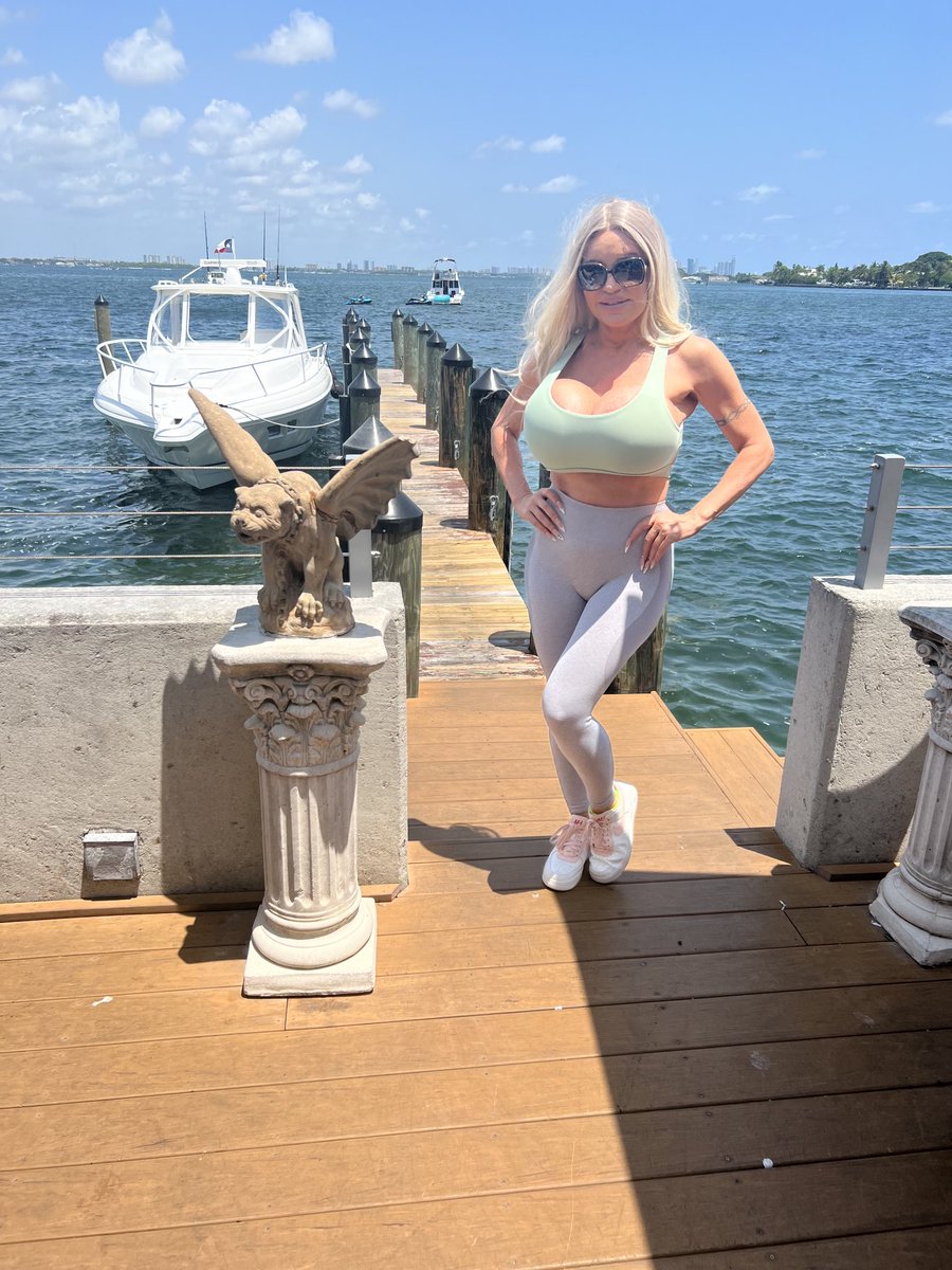 💞 Sila Star 💞 on Twitter: "Lunch Vibes 🤩🥂"