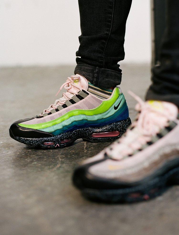 sizeofficial's tweet photo. One of the stand-out pairs from our 20th Anniversary celebrations was the #Nike x size? #AirMax95 '20 for 20'. This pair was comprised of features from 20 different #sizeexclusive Nike releases over the last 20 years. Head to the #NikeHub to read more > https://t.co/AdwWHPPM8h https://t.co/OmjKI3C28U