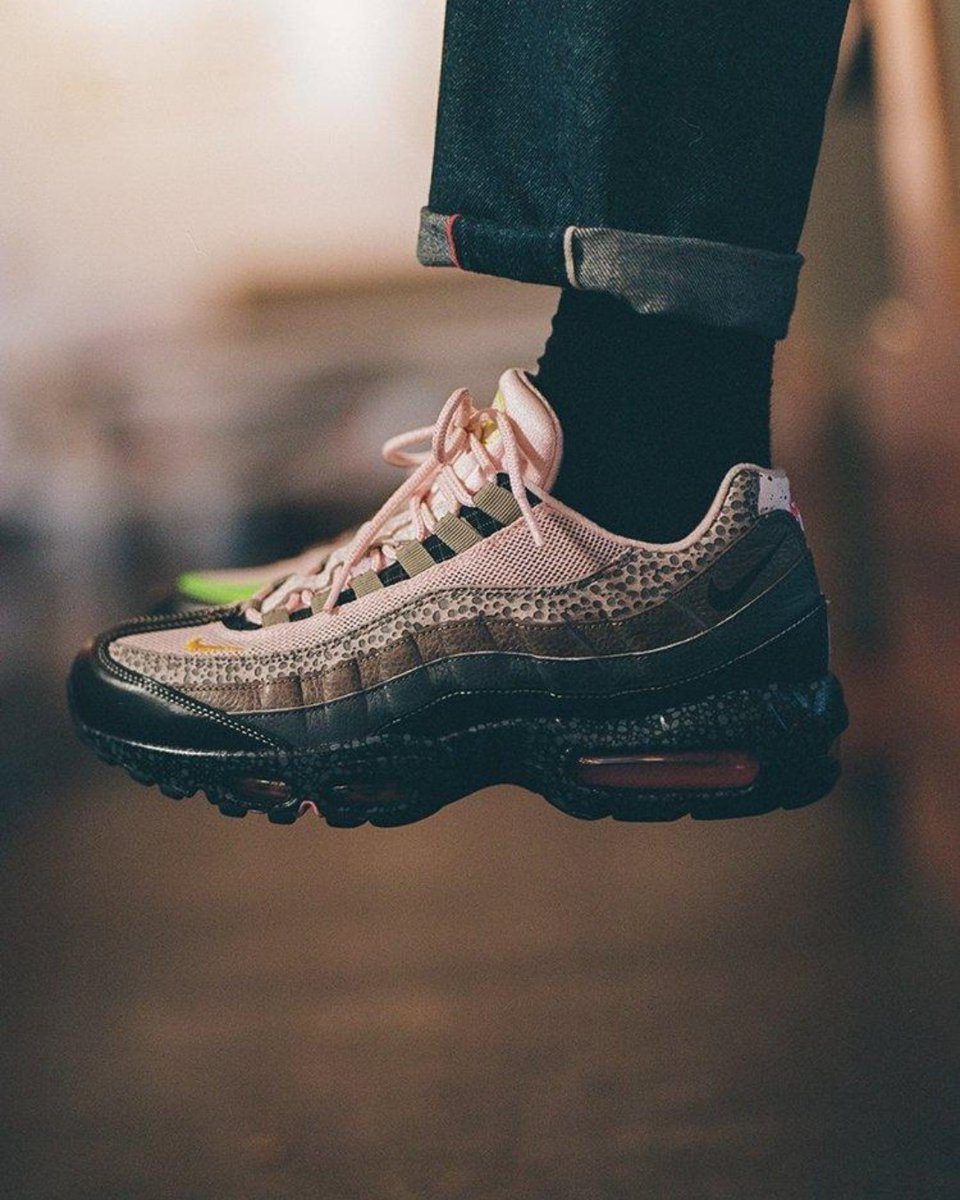 sizeofficial's tweet photo. One of the stand-out pairs from our 20th Anniversary celebrations was the #Nike x size? #AirMax95 '20 for 20'. This pair was comprised of features from 20 different #sizeexclusive Nike releases over the last 20 years. Head to the #NikeHub to read more > https://t.co/AdwWHPPM8h https://t.co/OmjKI3C28U