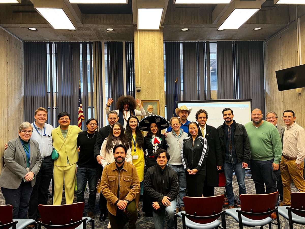 BostonLatinxERG's tweet photo. Highlights from our #CincoDeMayo Lunch and Learn at Boston City Hall. 

Special thank you to @ConsulmexBoston and @unamboston for making this possible, and thank you to everyone who joined us! https://t.co/wCxduhXxbc