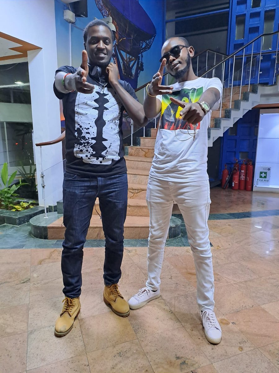 Rada Ni gani hapo Mtaani? #InnaYardReggae is live and direct for good reggae vibes. Where are you watching us from? Drop your request now pia usisahau kusalimia mbogi yako!!