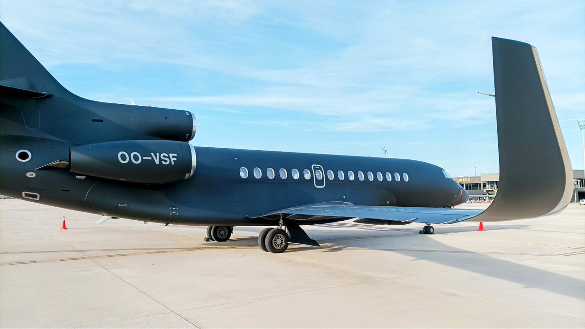 rhocaballero's tweet photo. @Oloti40 @bcnairportnews @FlightradarCAT @bagan_biel Aquest? També segueix a LEGE ;) https://t.co/9YMjcLDzJ2