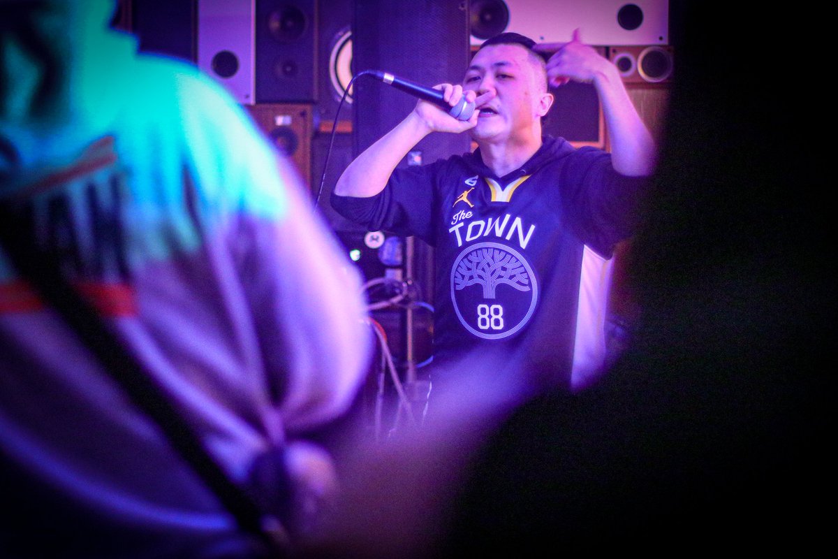 photoshootbyGee's tweet image. The Homie Allen! First live performance... had a Dope time shootin' his act! #BookClubYVR #Chyper #Photography