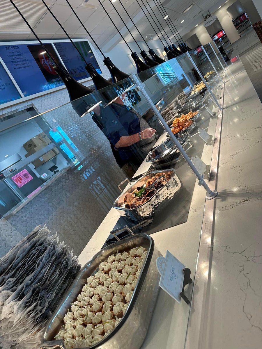 chefmajor72's tweet image. Opening Day @cedarpoint …Grand Pavilion Looks amazing , way to go F&amp;amp;B Team!  Food and Drink are AMAZING!!!  “Come for the Food….Stay for the View!” #funfood #amusementparkchef