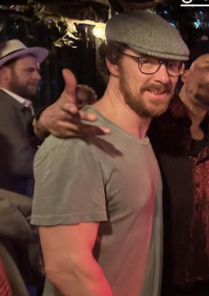 thelostsmiles | Phil Burbank’s scarf on Twitter: