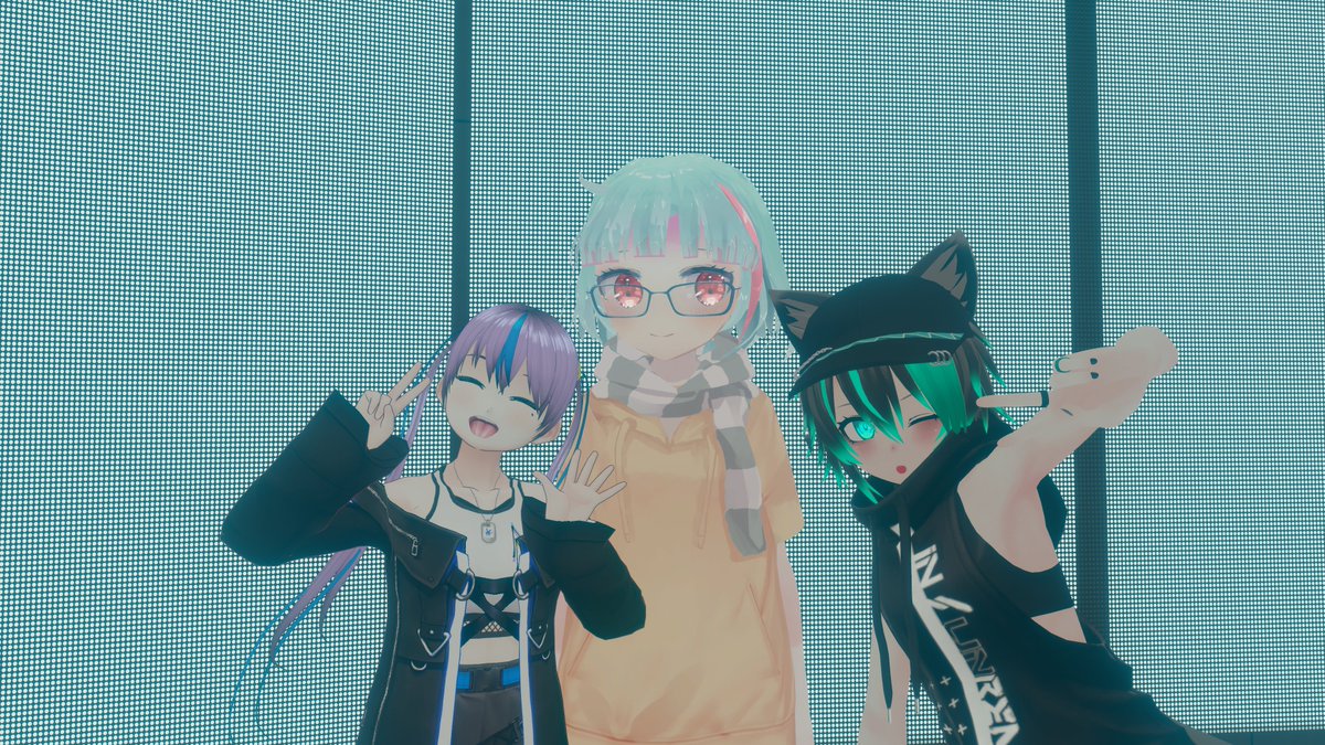 Hongo_mimomi's tweet image. 3年前の #V2V のVroid衣装と今のアバターで記念撮影！

#ボカぶい