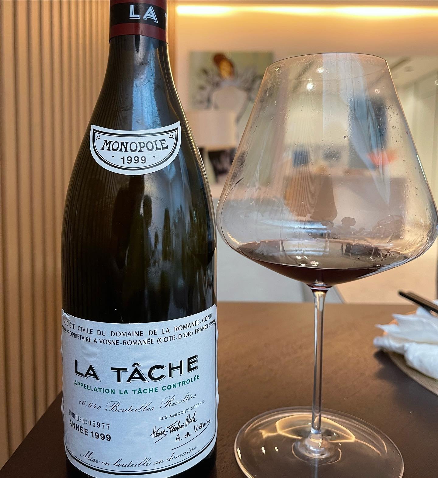 Wine without grapes (Alice9736615000) / Twitter