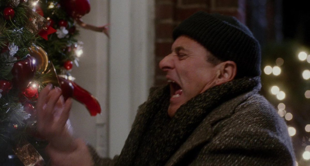 HomeAloneFrames's tweet photo. Home Alone by John Hughes - frames 115837 to 115840 of 148019.
#homealone #homealoneframes https://t.co/DSLZPcmDXj