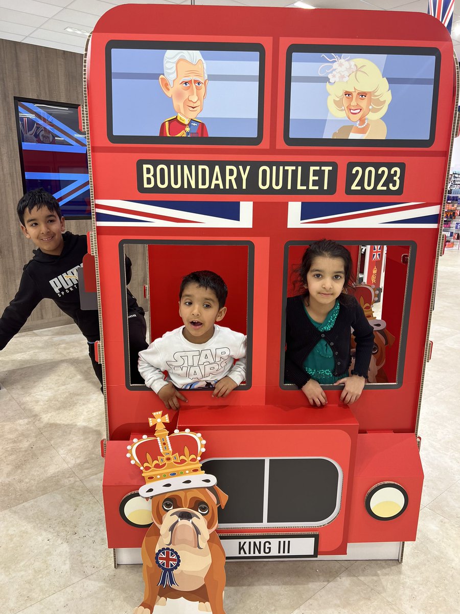 khansali7's tweet photo. We have boarded the #boundarybus an we are London bound for the #Coronation ! #boundarymills if you take this bus down we would love to give it a loving home at our charity @WiganYouthZone where I’m sure thousands of yp will ride it 😊 https://t.co/FBeeNGwX1p