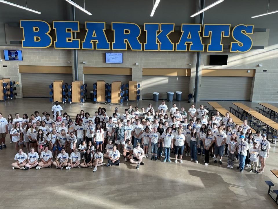 Student leadership+serving others= #KleinServes! SO proud of the Klein5 ambassadors/Sts/staff for continuing this day of service! 👏🏼💛💙to @ajhatch1 4 making this vision a reality once more! A school is our promise to the community that there is a future of hope, love & success!