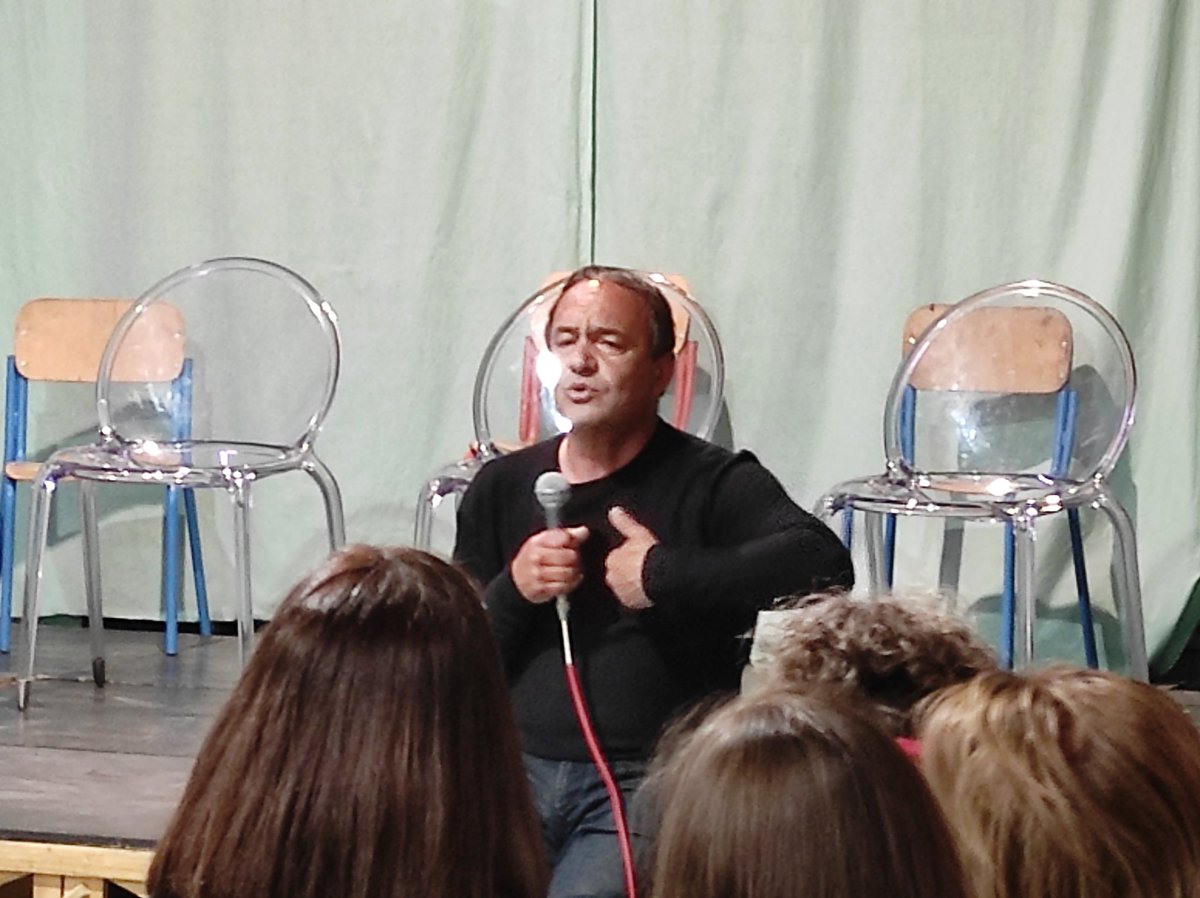 Sarita_Libre's tweet image. Qui #SpinTime, Roma. #MimmoLucano ci sta spiegando come il diniego dell&apos;asilo politico uccide le persone.