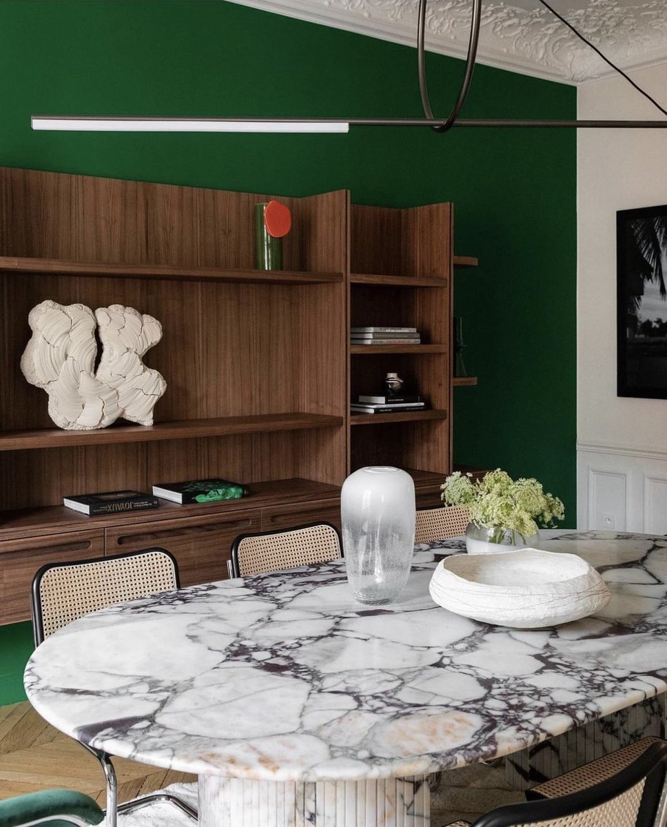 DesignStunning's tweet photo. A rich green backdrop for this stunning dining 😍
by @archi_a_boussagol 

#interiordesign #architecture
#Gablesestates #coralgablesliving #coconutgrove #coralgables #brickell #pinecrest #Gablesrealestate #merrickpark  #keybiscayne #southmiami #Aventuramall  #brickellkey 
 #miami https://t.co/a1Fm8R3DlF