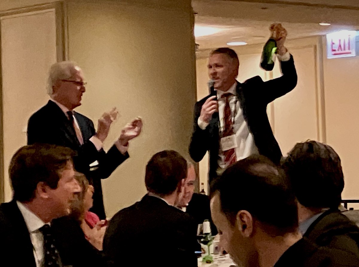 HenryPittMD's tweet photo. Wonderful #PanClub23 banquet last night with great international and USA participation 👍👍 https://t.co/VIUqWBuhhA