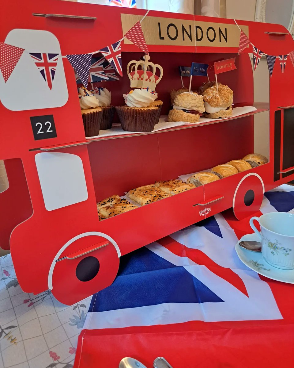 MamaRawsKitche1's tweet photo. Afternoon tea for the #CoronationDay hours in the preparation and minutes in the eating! Loved using my bus and cake toppers, made it that bit special. #homemade #baking #afternoontea #gingerray https://t.co/y0plIcFHzb
