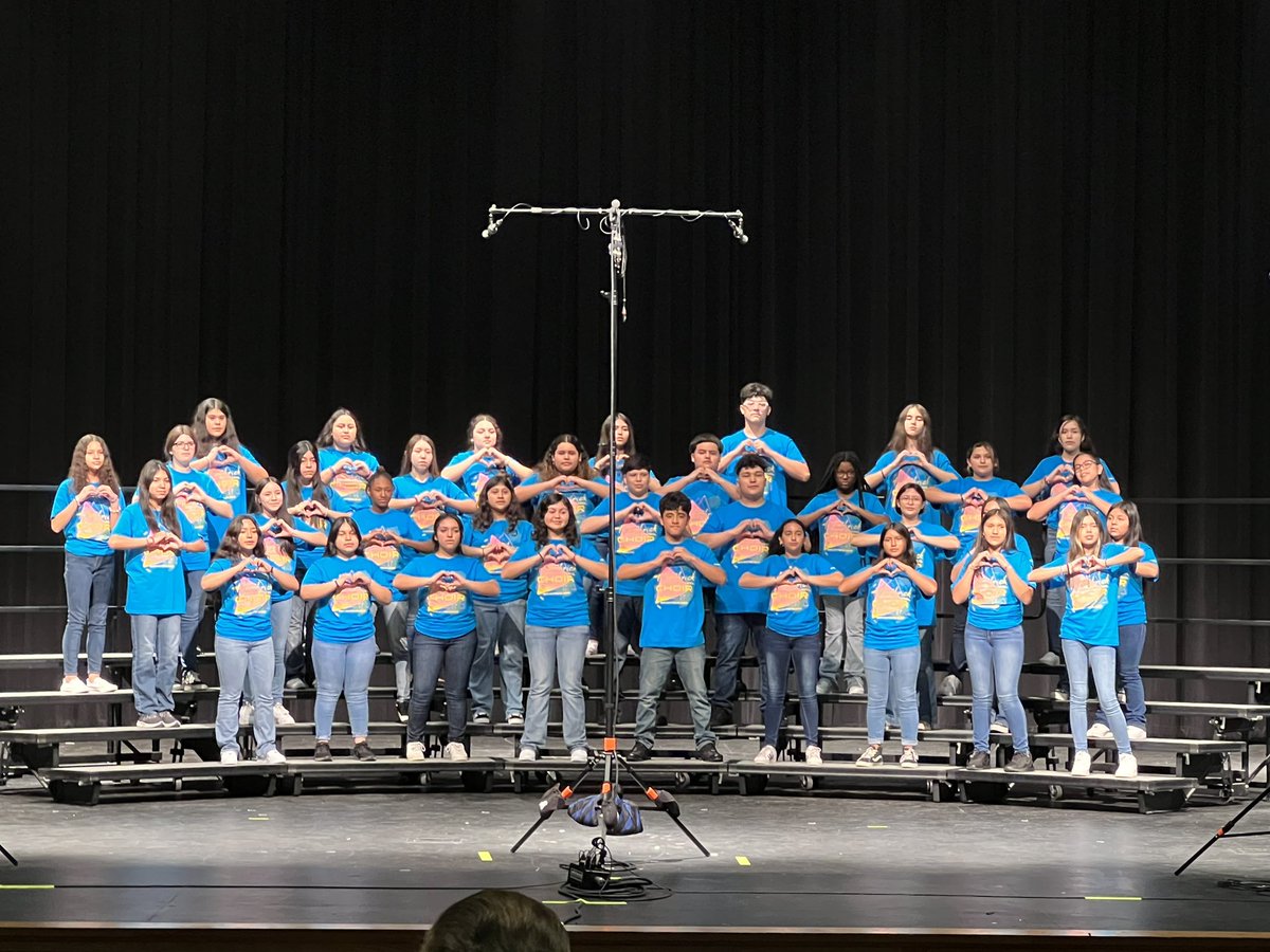 Mr_Posada_'s tweet photo. Our @hambrickchoir competed today and did amazing!! So proud of them.. now for Six flags! @HambrickMS_AISD #choircompetition https://t.co/OLpGKka7No