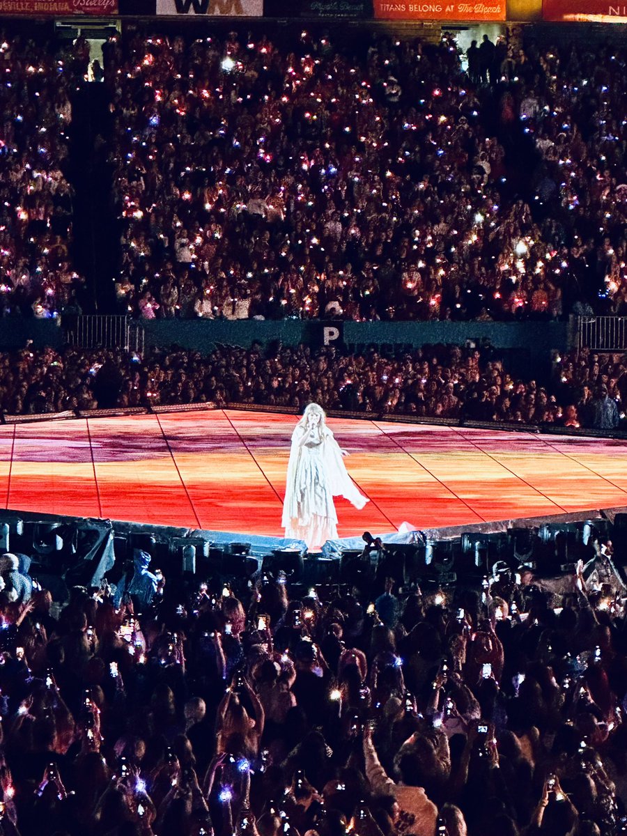 williambowery94's tweet photo. Screaming, crying, throwing up… the type of magic and wonder that can only happen in Nashville! What a Night 1!! #TSTheErasTourNashville #dropeverythingnow #SpeakNowTaylorsVersion 💜💜💜
@taylornation13 @taylorswift13 https://t.co/gupLP7i7Ni